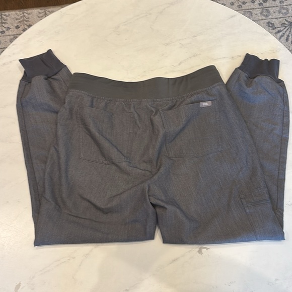 Figs Jogger - Picture 5 of 5